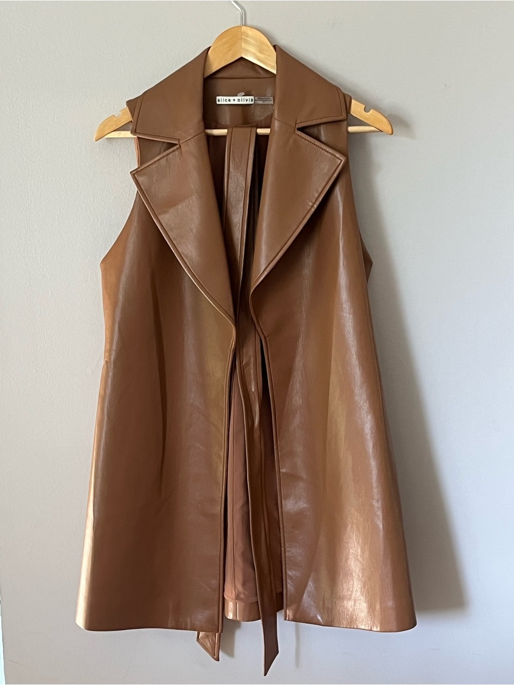 Women’s Alice + Olivia ROZLYNN VEGAN LEATHER BELTED VEST